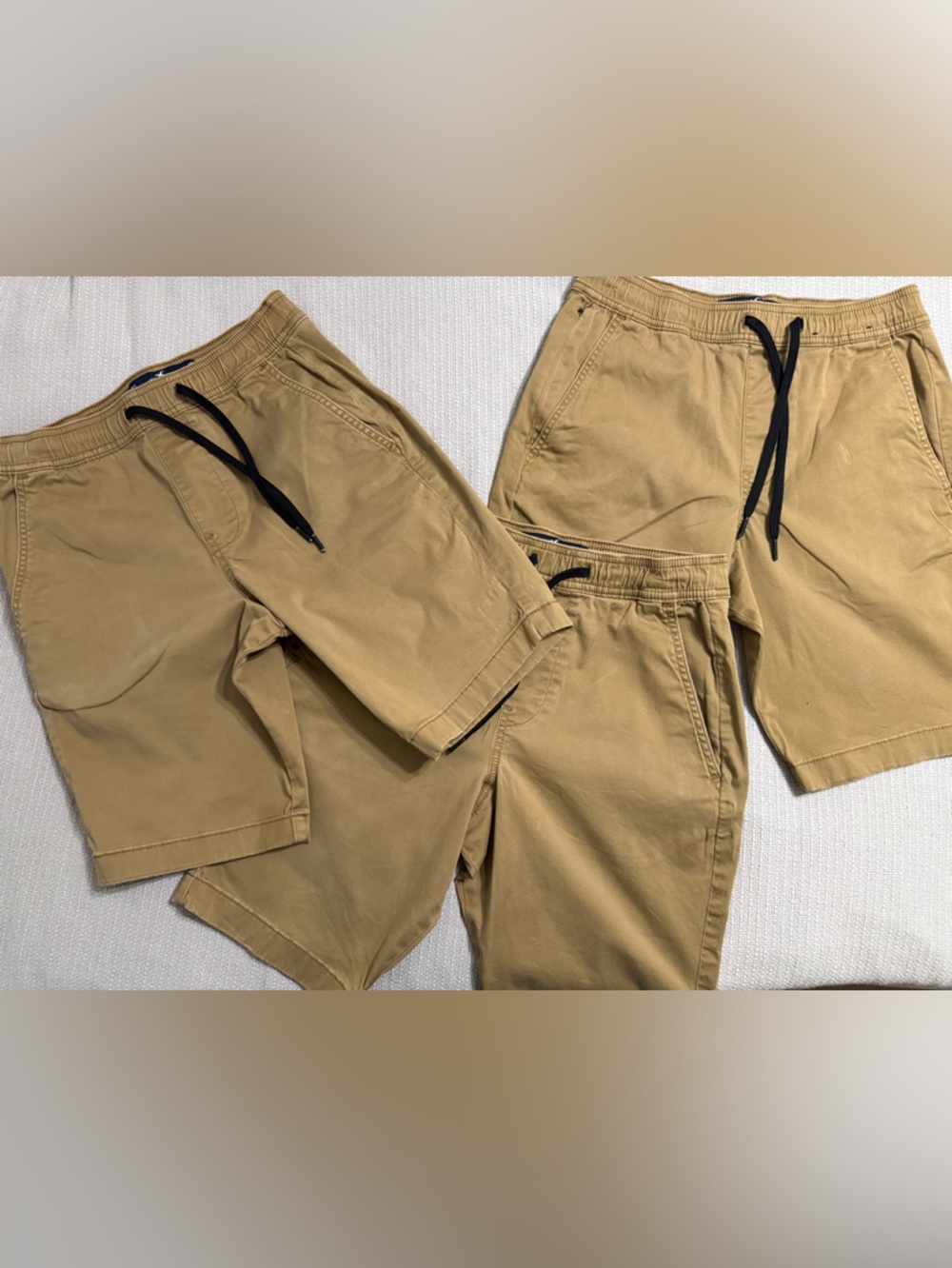 Hollister Men’s Drawstring Chino Shorts in Khaki & Stone - Picture 5 of 16